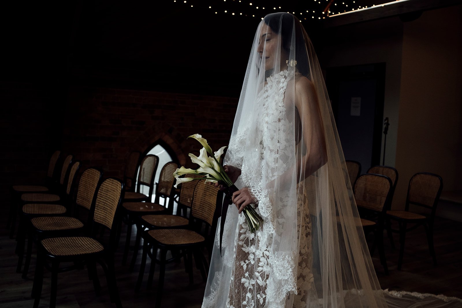 Soft Tulle Bridal Veil with Flowing Train – Lightweight Romantic Wedding Veil - Image 4