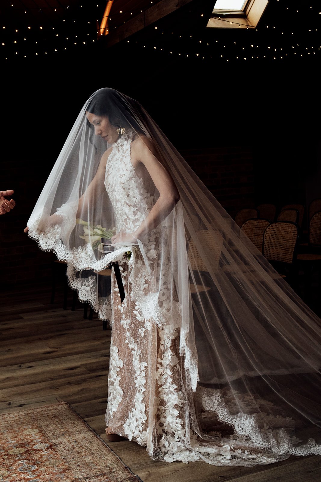Soft Tulle Bridal Veil with Flowing Train – Lightweight Romantic Wedding Veil